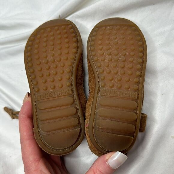 Minnetonka Moccasin Leather Ankle Booties. Girl’s Size 9. - Picture 10 of 13